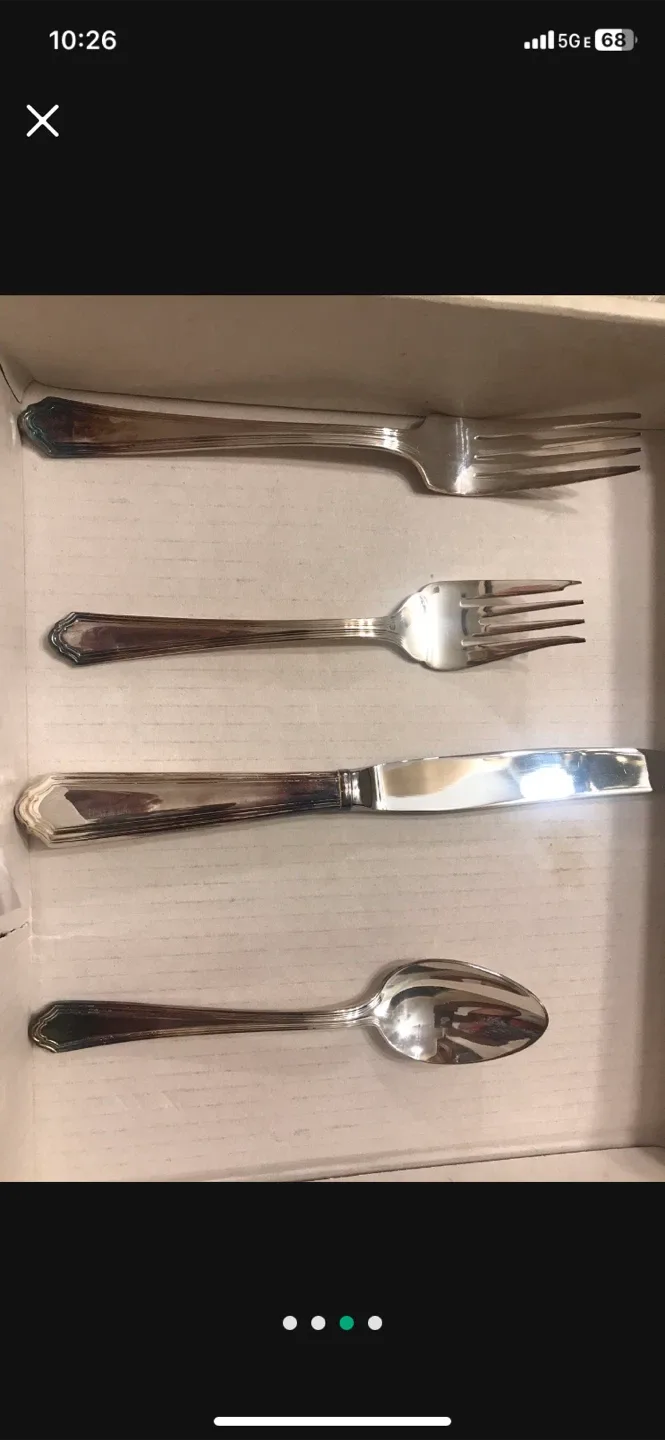 Gorham Old Dominion Silver-plated Flatware Set image indicator(2)