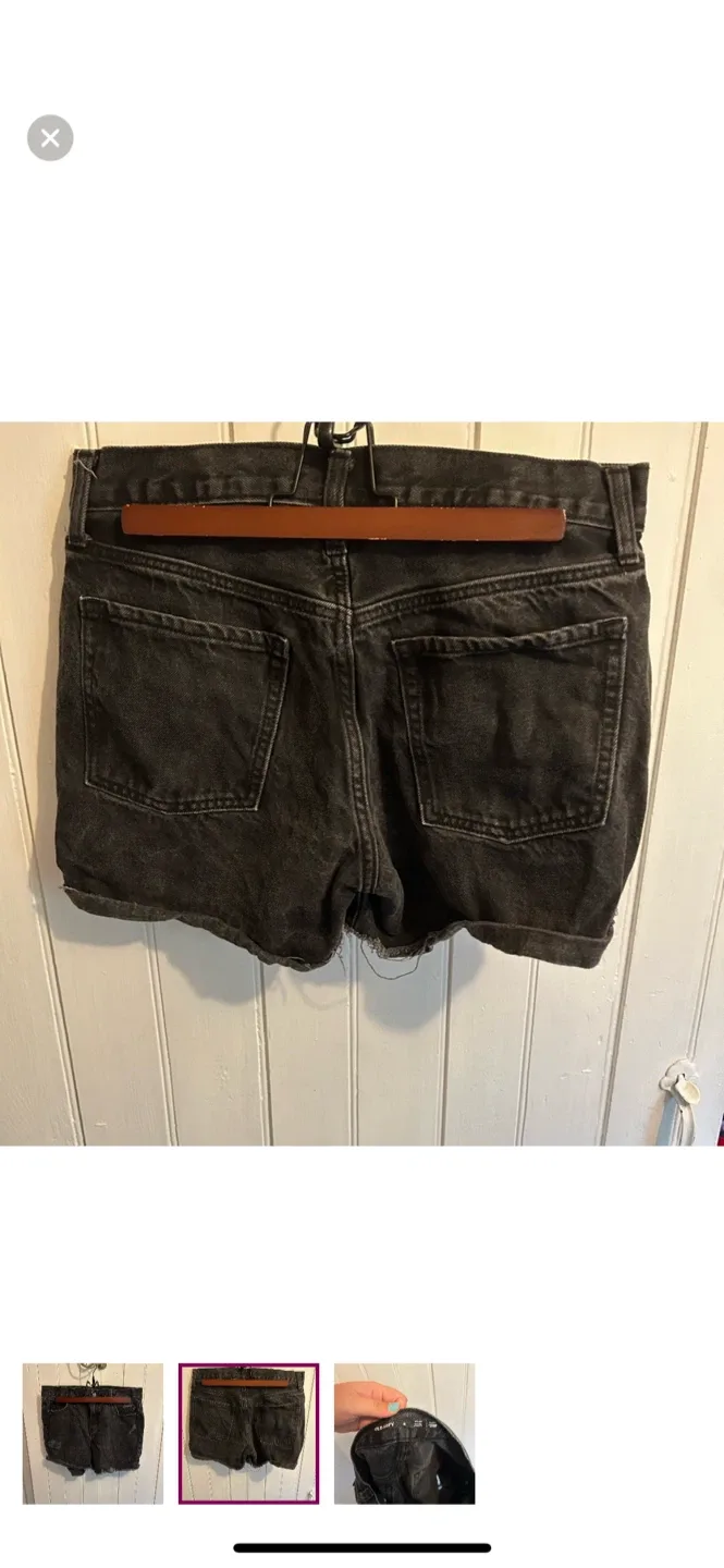 Old Navy Black Denim Shorts - Size 6 image indicator(2)