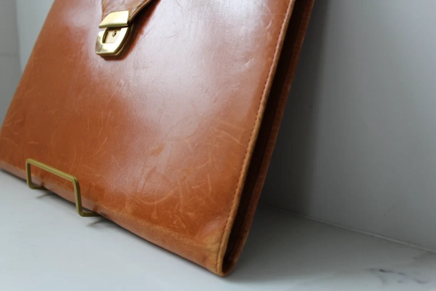 Vintage Plaza Leather Portfolio image indicator(2)