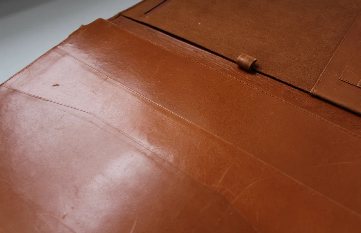 Vintage Plaza Leather Portfolio image indicator(6)