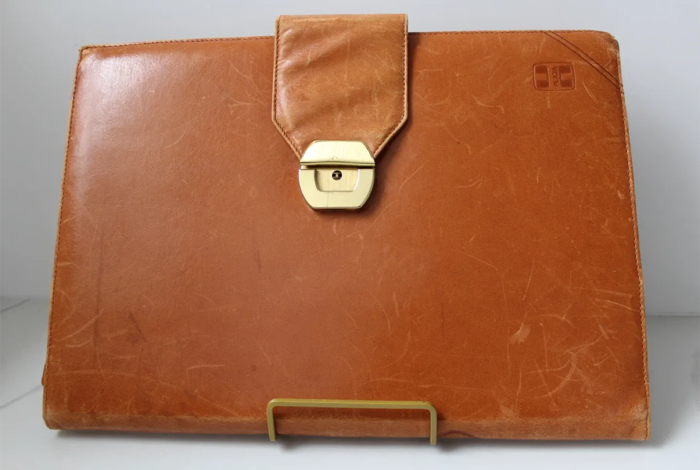 Vintage Plaza Leather Portfolio