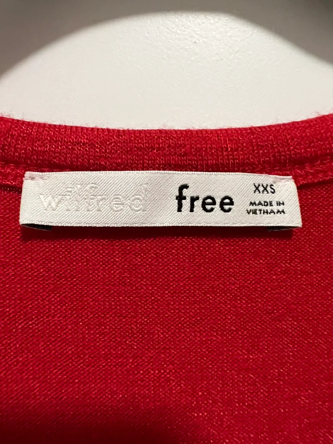 Brand new with tags: Aritzia Wilfred Free T-shirt - XXS - Red image indicator(3)