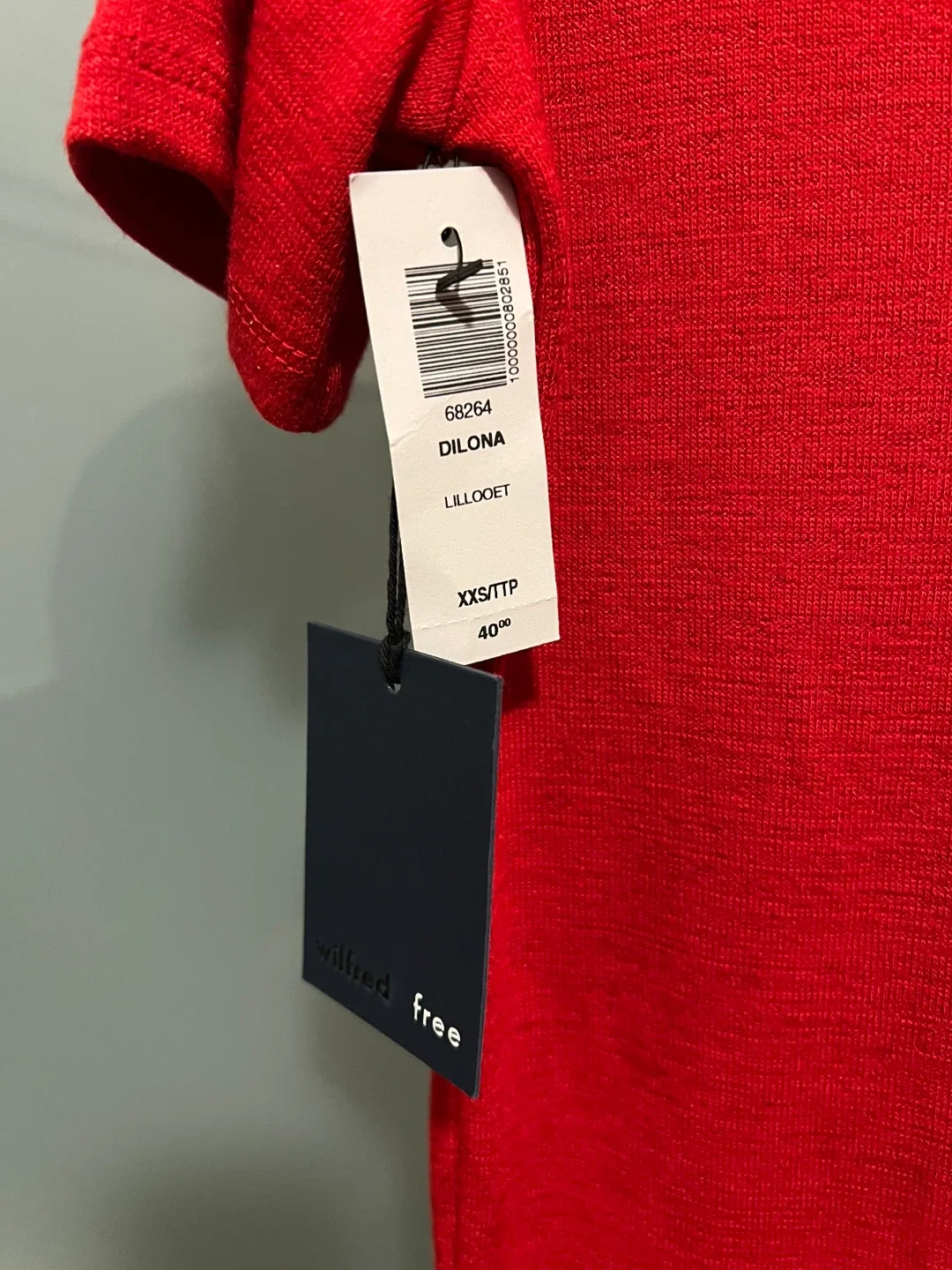 Brand new with tags: Aritzia Wilfred Free T-shirt - XXS - Red image indicator(2)