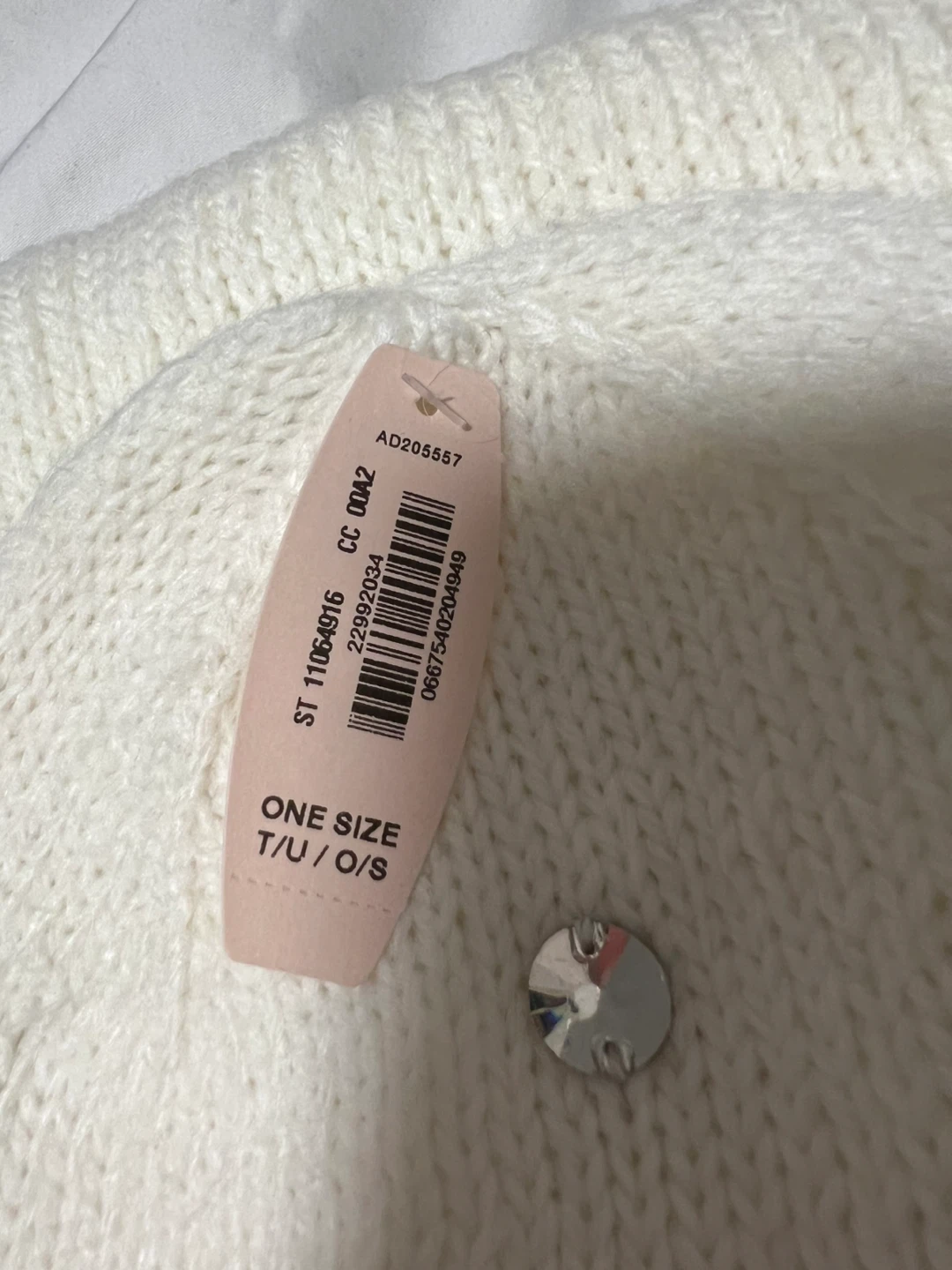 Brand new with tags: Victoria's Secret White Knit Scarf & Hat - photo 2