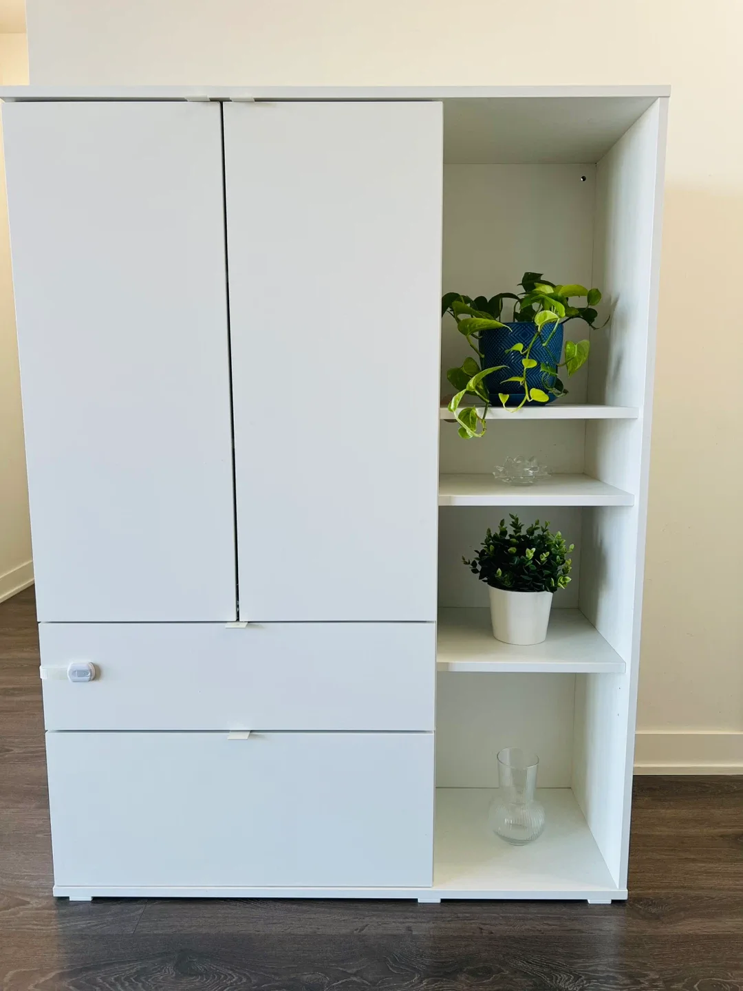 IKEA white storage unit image indicator(2)