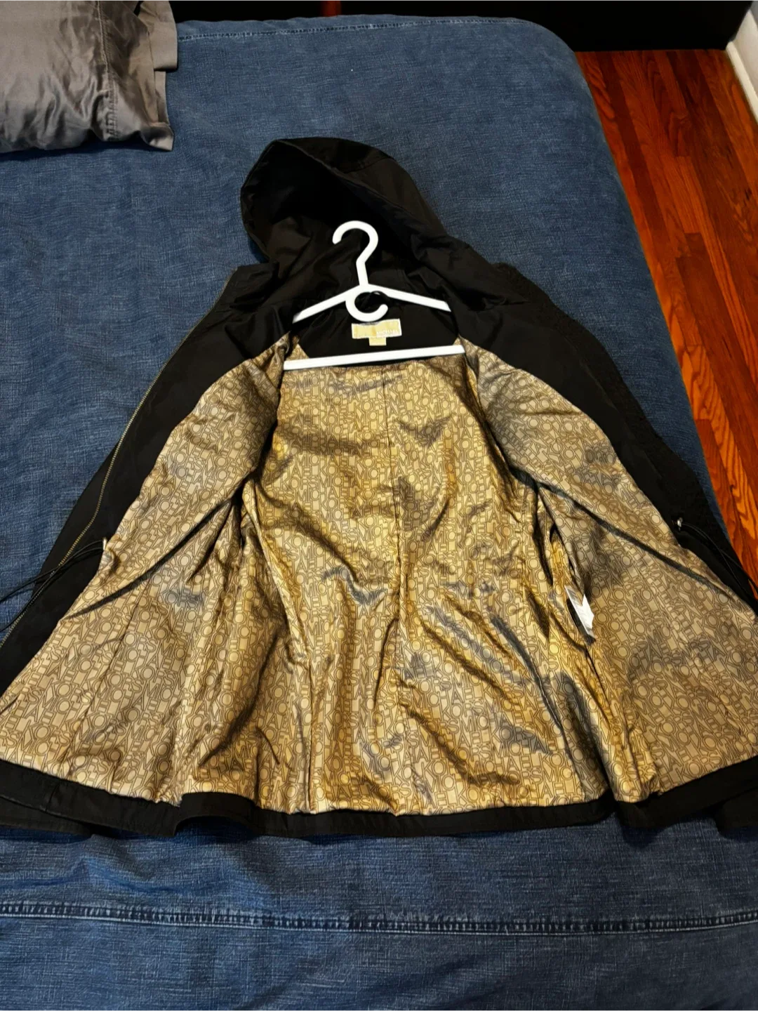 Michael Kors Rain Jacket, Size M image indicator(4)