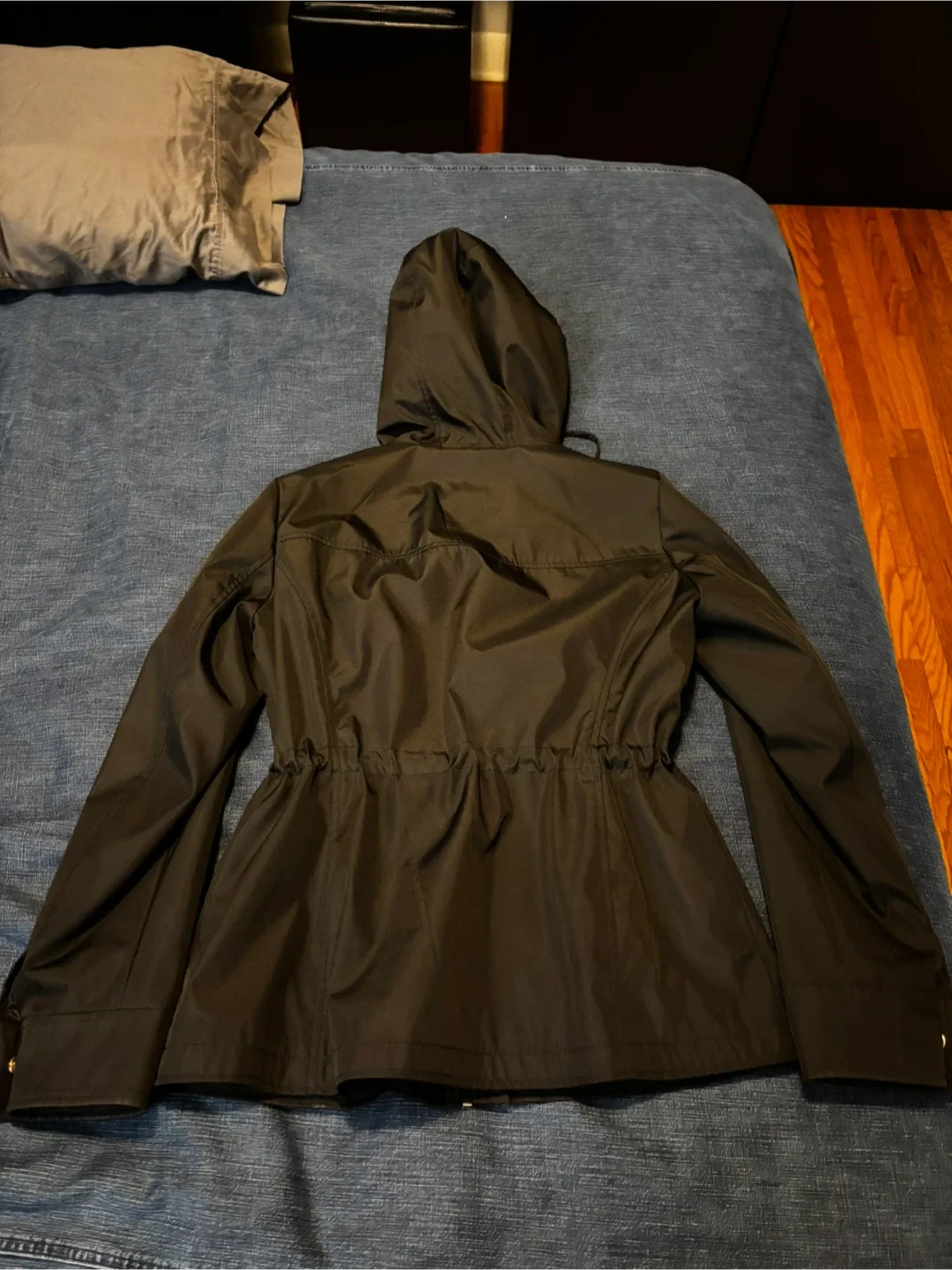 Michael Kors Rain Jacket, Size M image indicator(8)