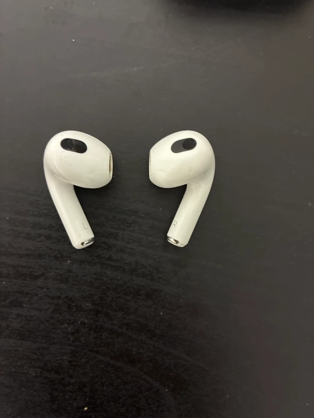 Apple AirPods 3rd generation image indicator(4)