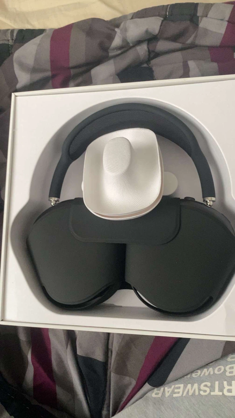 Apple Airpods Max - Like New! - photo 3