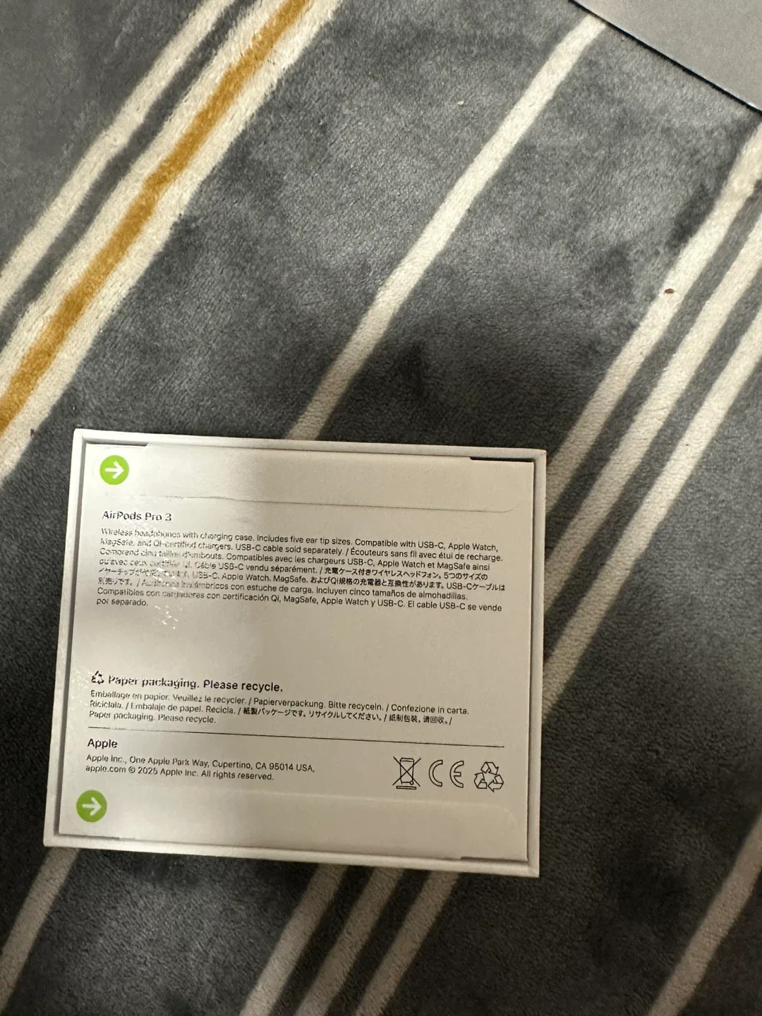 Apple AirPods Pro 3 - New in Box image indicator(2)