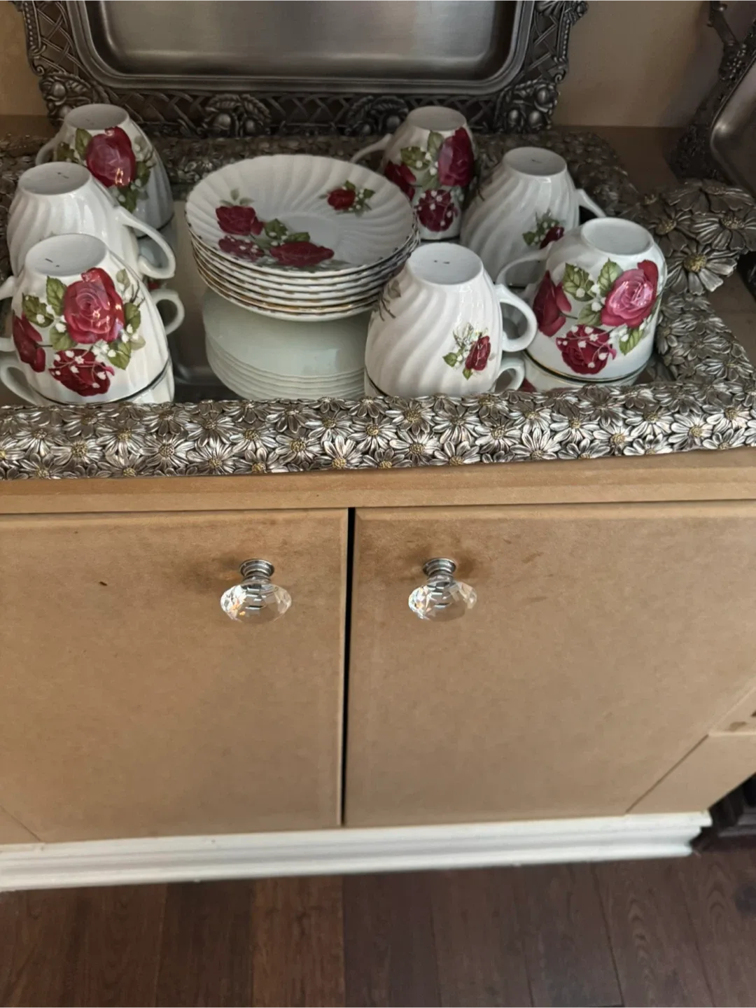 Floral Tea Set - Cups & Saucers