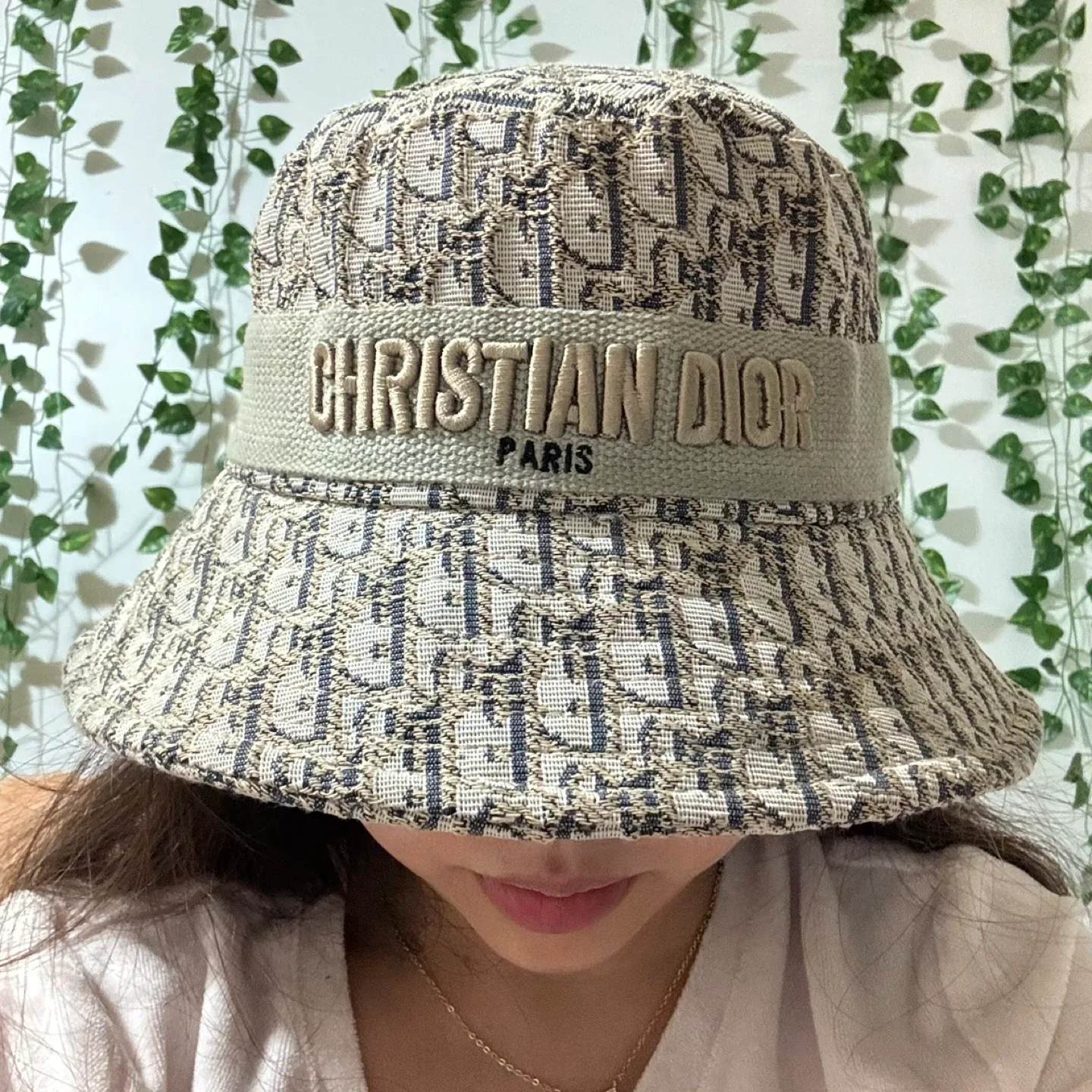 Christian Dior Bucket Hat image indicator(4)