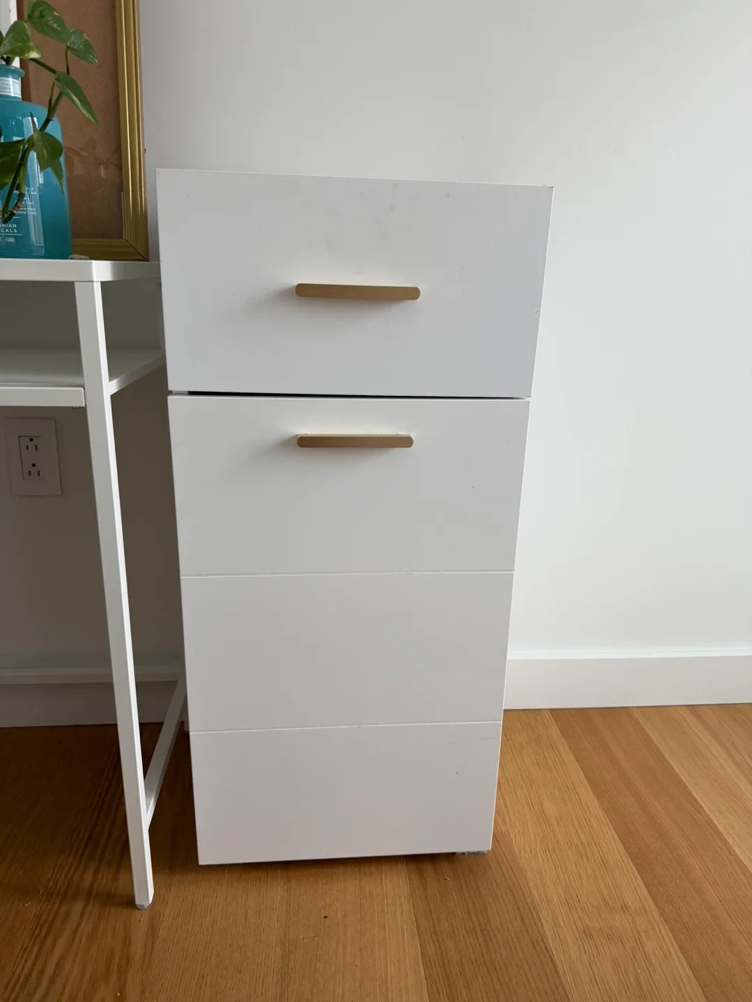 White 2-Drawer Cabinet image indicator(2)