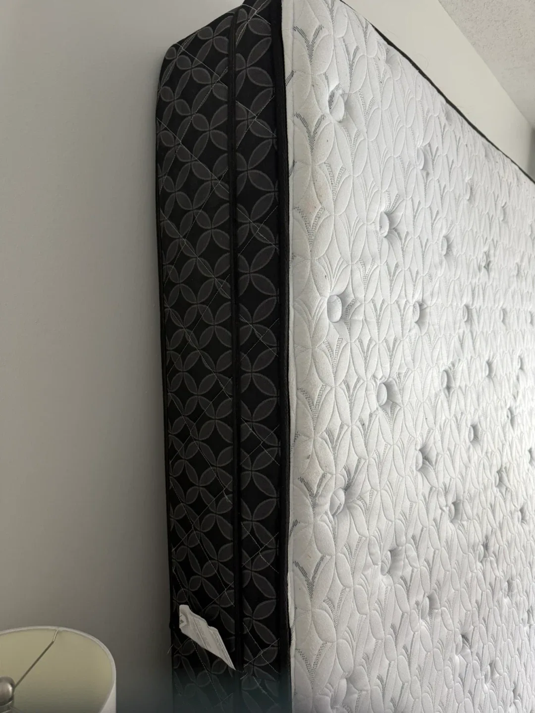 Sealy Posturepedic Mattress image indicator(4)