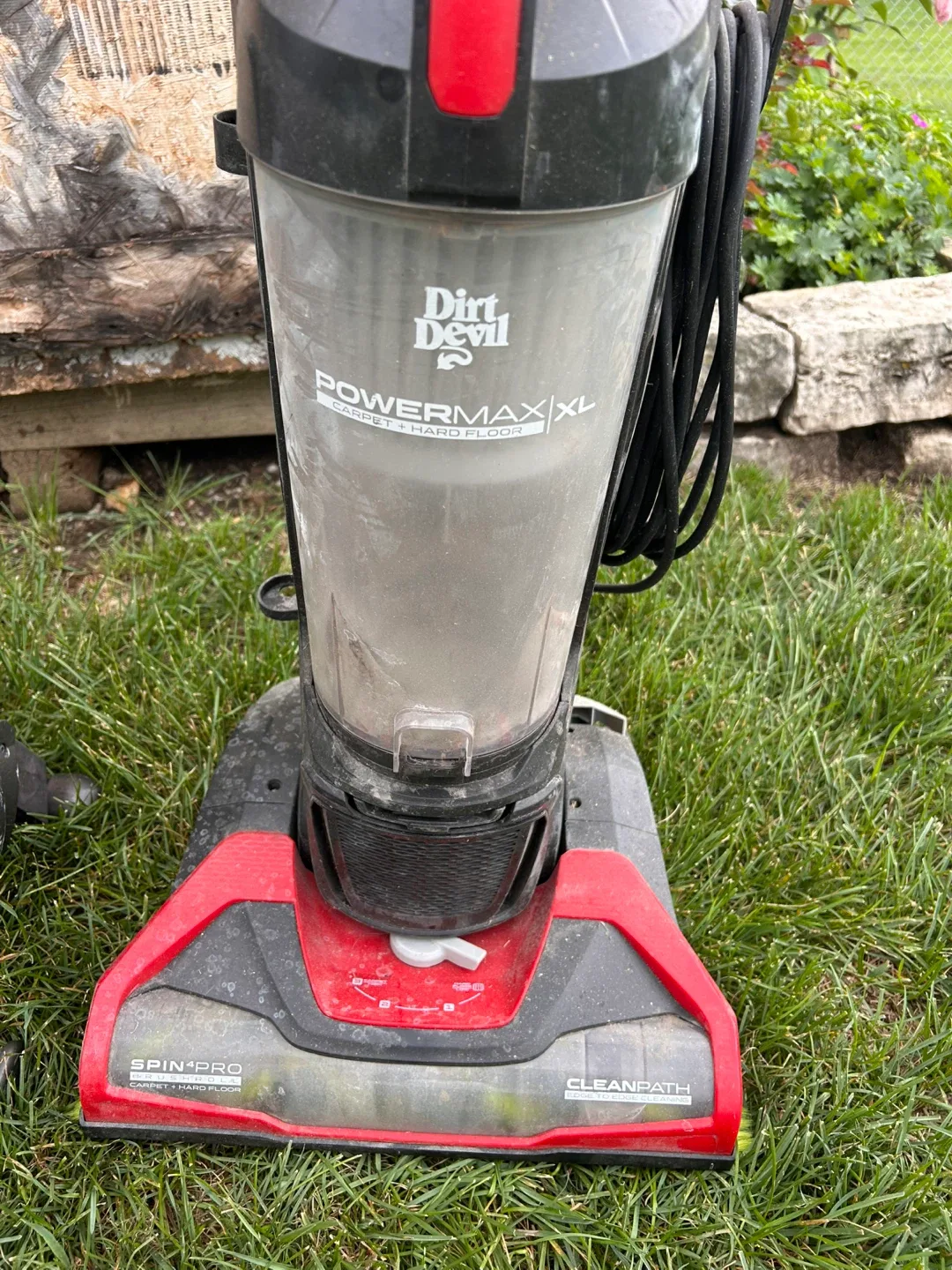 Dirt Devil POWERMAX XL Vacuum