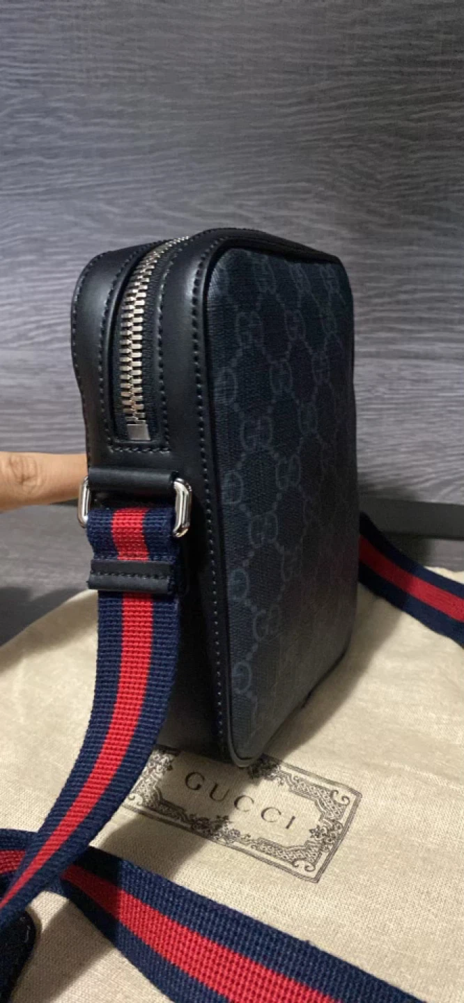 Gucci GG Supreme Messenger Bag - photo 2