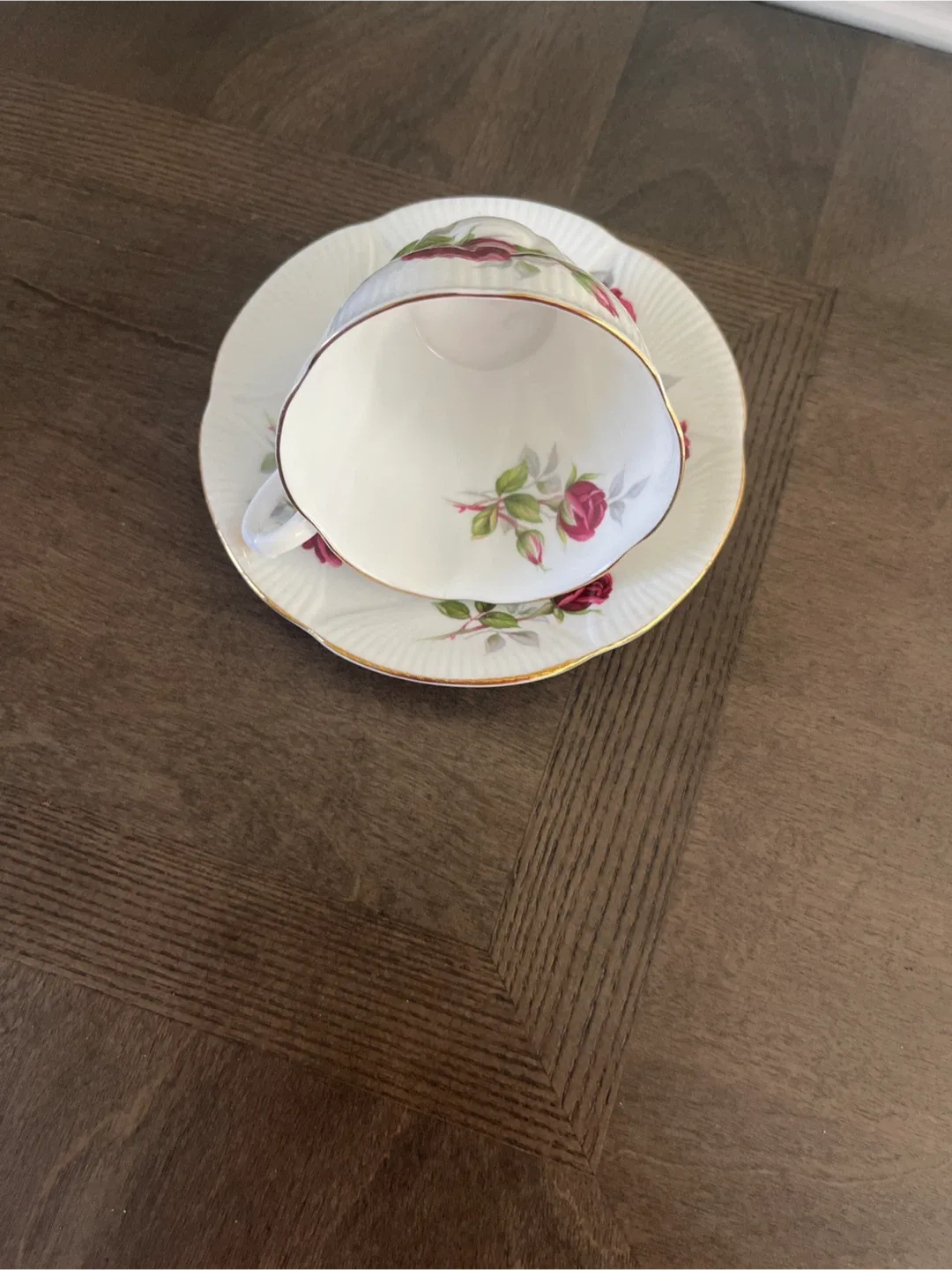 Royal Albert Bone China Canadian Rose Tea Cup & Saucer image indicator(2)