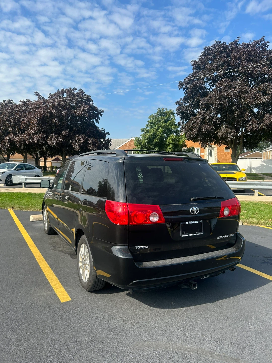 2009 Toyota Sienna XLE Minivan - photo 4