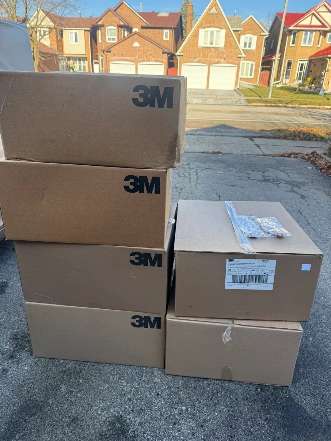 New 3M Aura Health Care Particulate Respirator Masks image indicator(2)