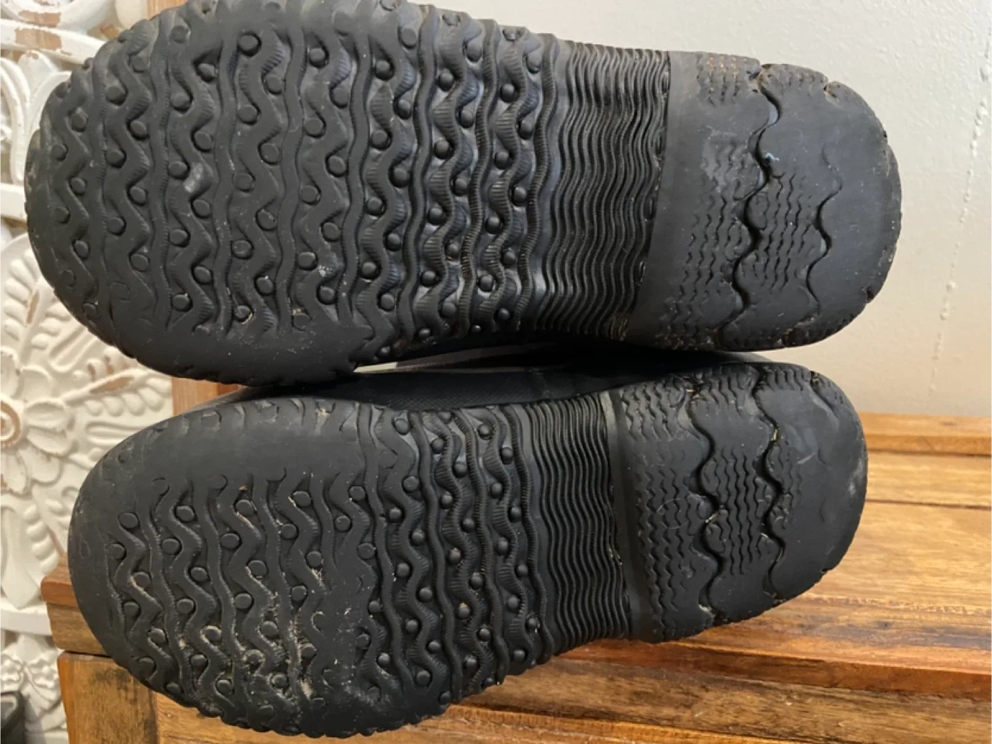 Bogs Winter Boots Size 2 image indicator(3)