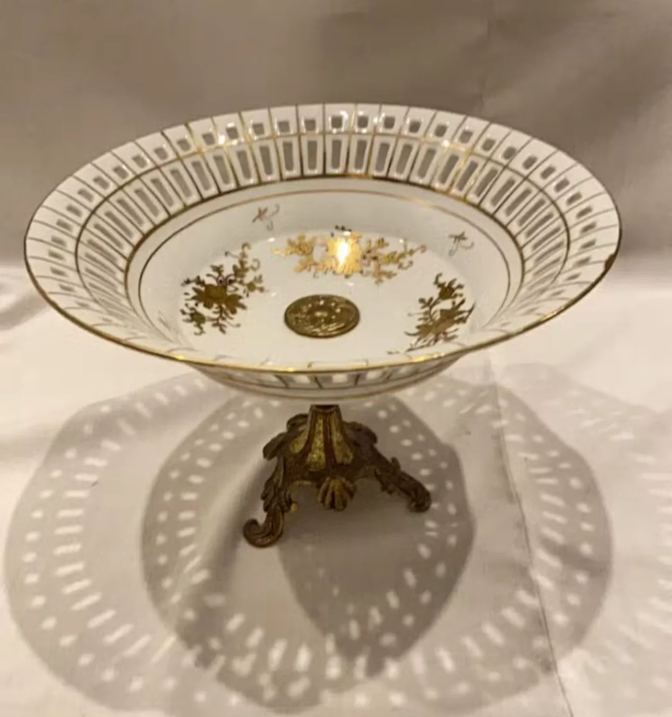 Vintage Japanese Footed Bowl - Gold Accent image indicator(3)