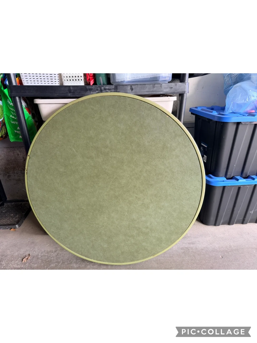 Round Folding Table – 36” x 29”