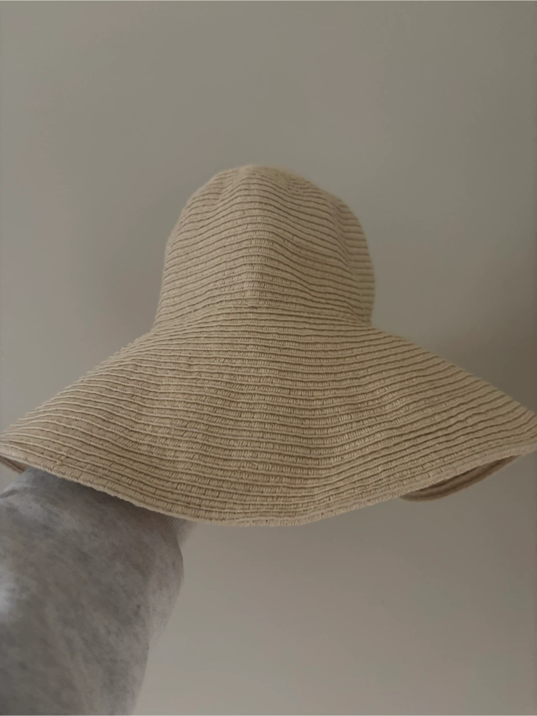 Aritzia Talula hats! Size M/L - photo 4