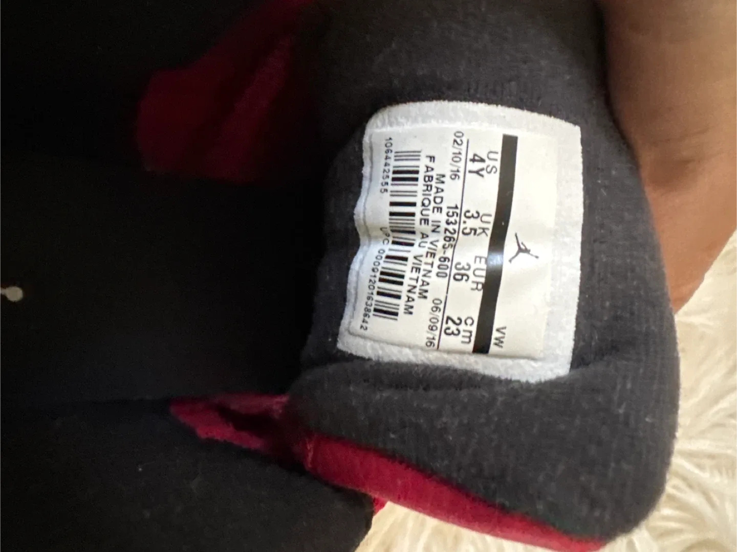 Jordan 12 Retro Gym Red Size 4Y image indicator(3)