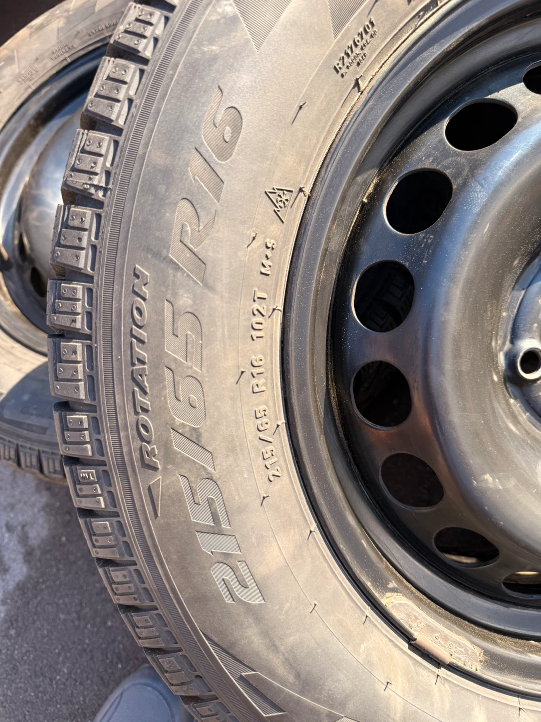 215/65R16 Pirelli Winter Tires on Rims - photo 3