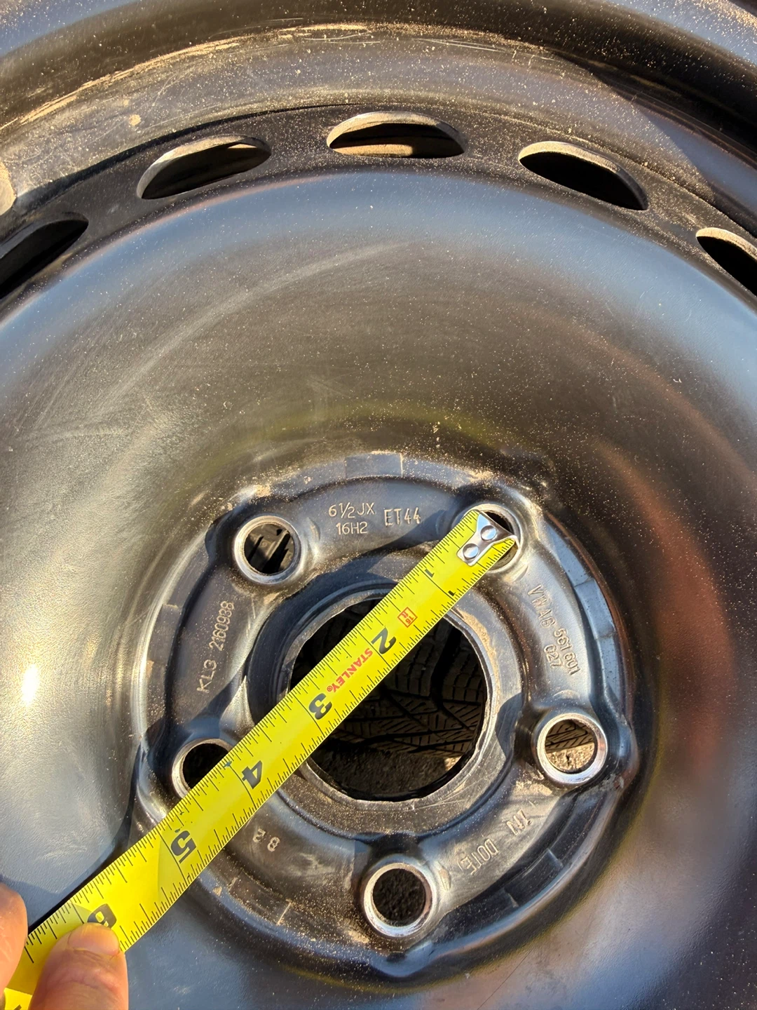 215/65R16 Pirelli Winter Tires on Rims - photo 2