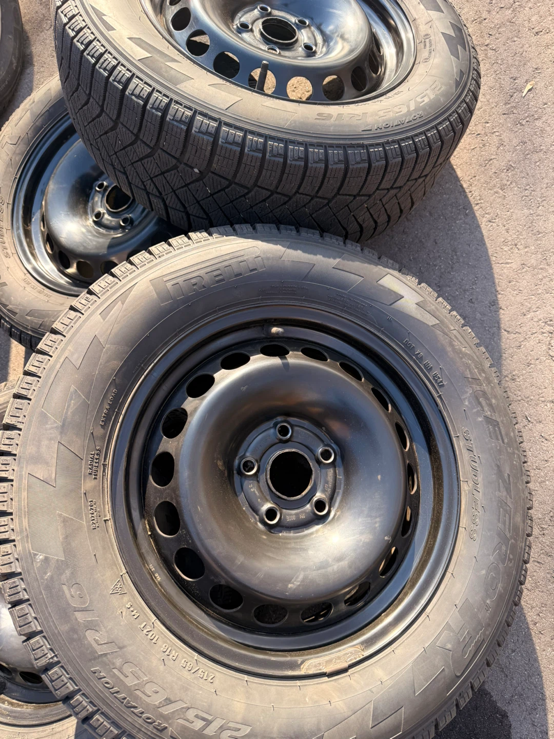 215/65R16 Pirelli Winter Tires on Rims - photo 4
