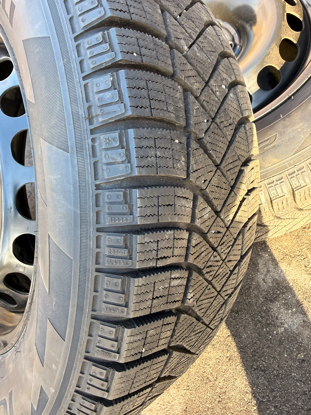 215/65R16 Pirelli Winter Tires on Rims