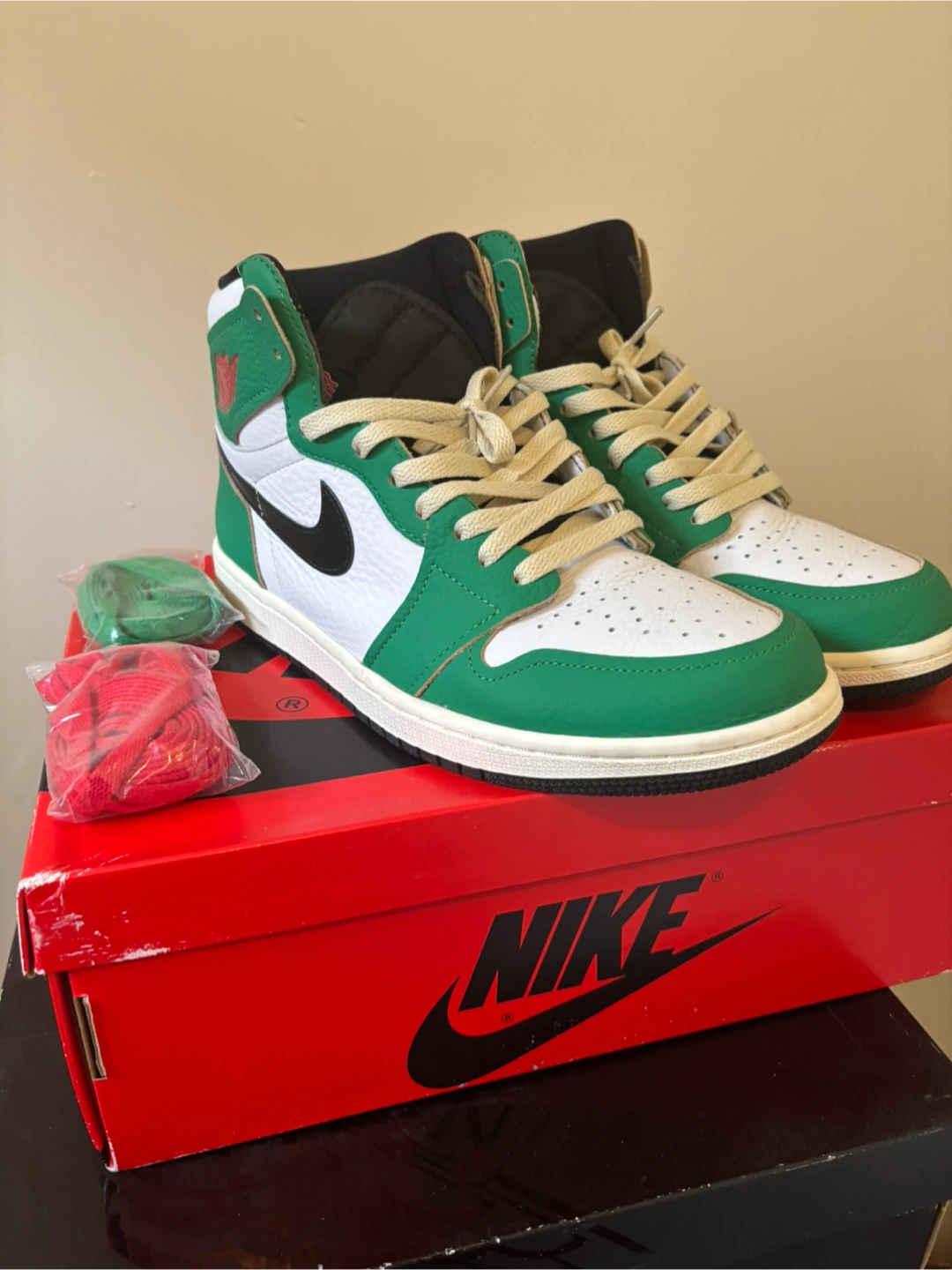 Nike Air Jordan 1 Retro High Lucky Green - photo 4