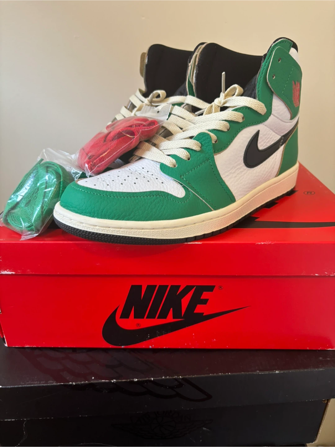 Nike Air Jordan 1 Retro High Lucky Green - photo 3