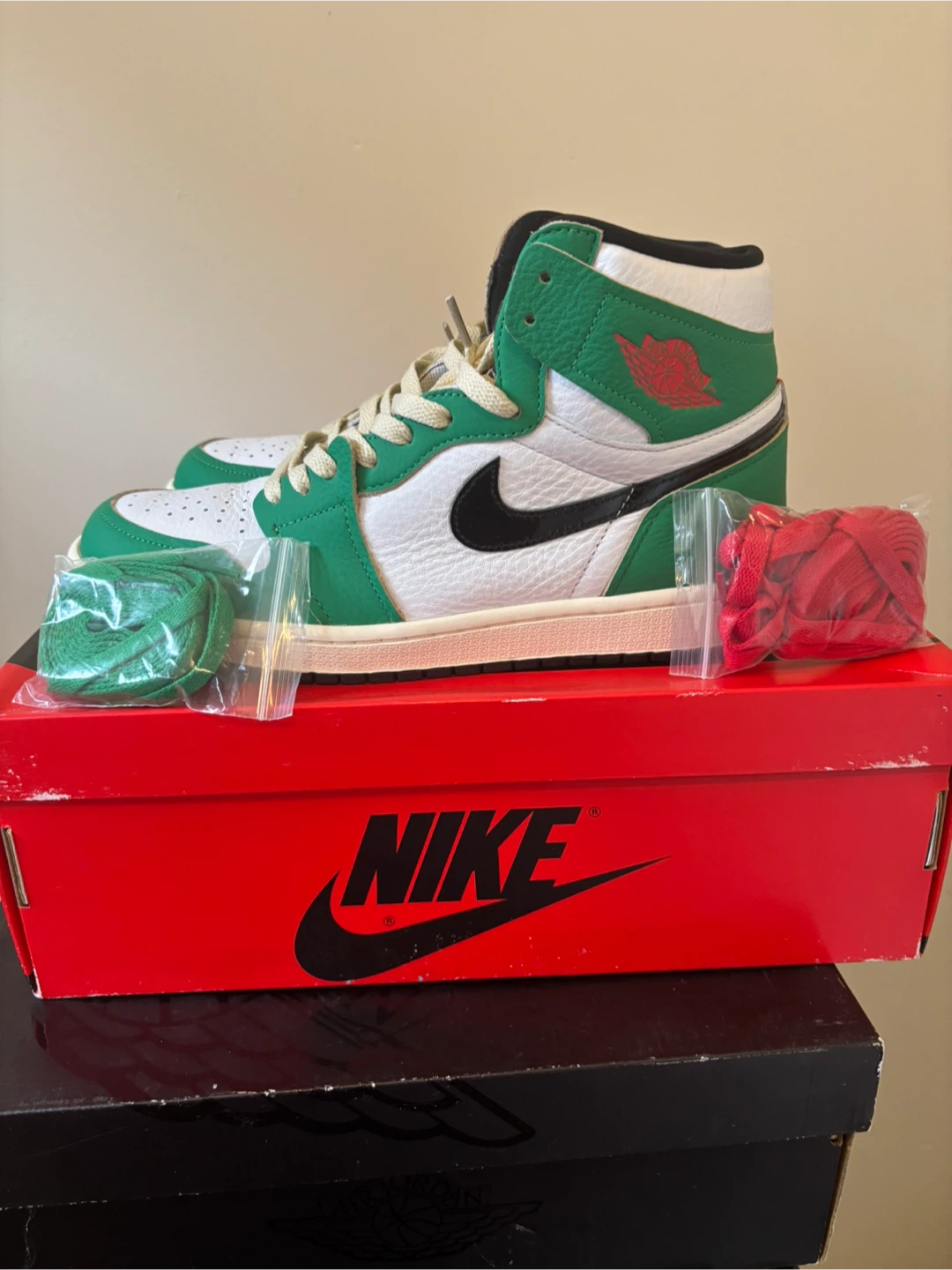 Nike Air Jordan 1 Retro High Lucky Green - photo 2