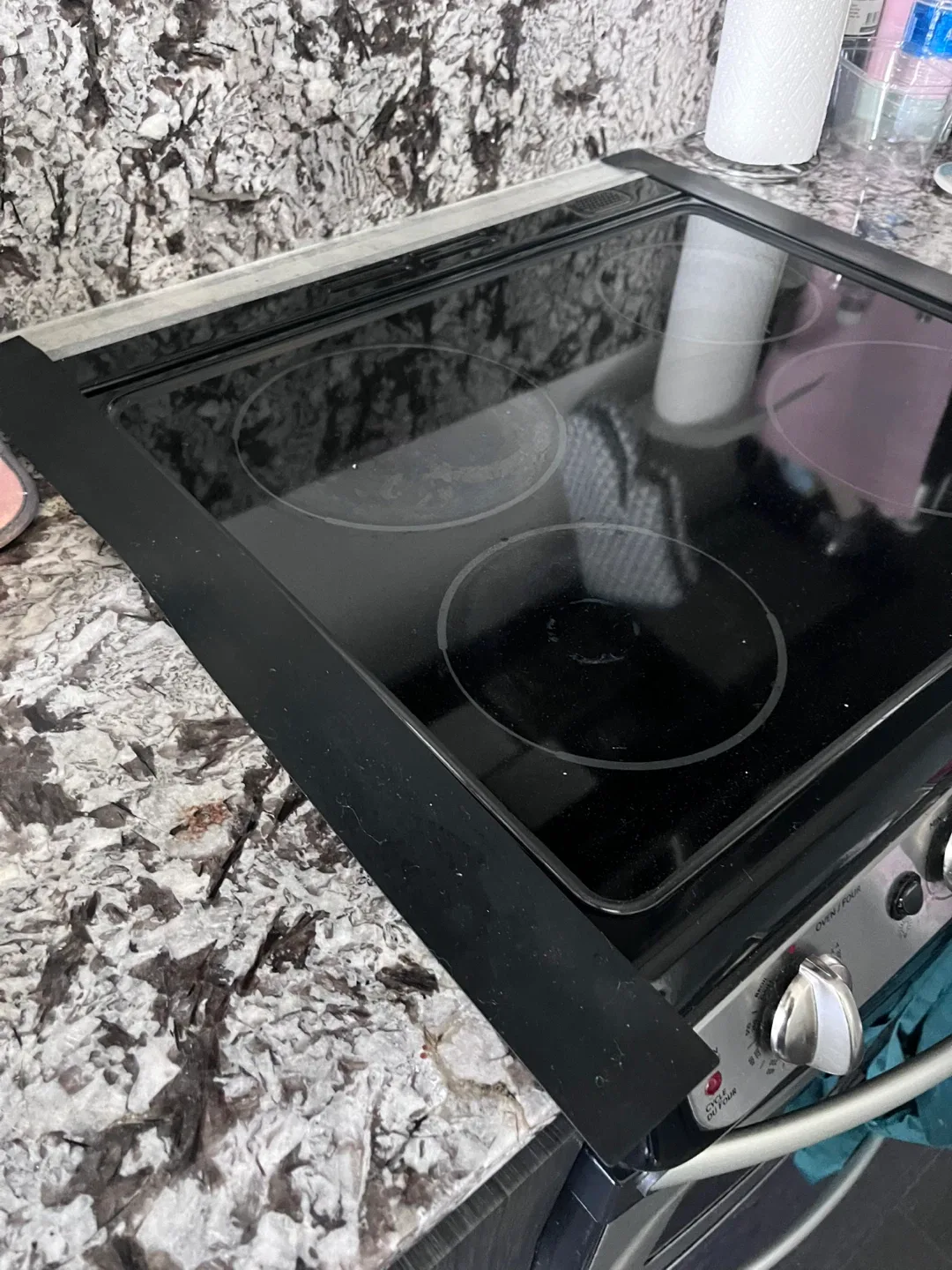 Kitchen Stove/Counter Gap Filler Covers image indicator(4)