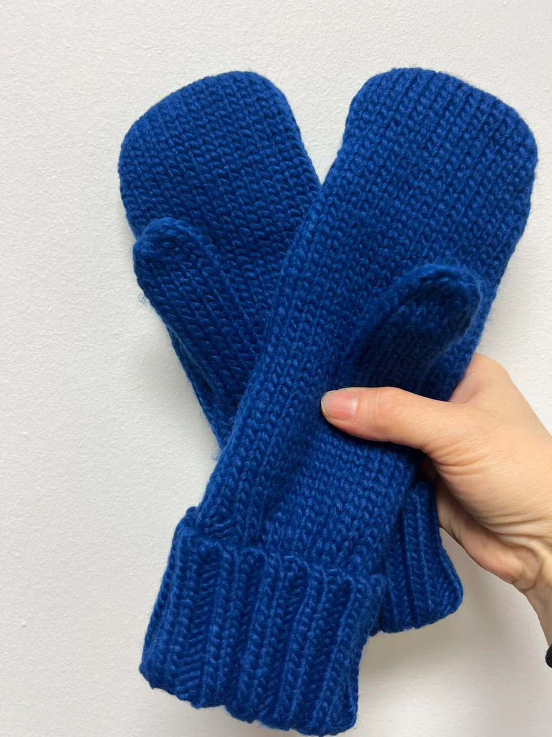 Toronto Blue Jays Knit Mittens image indicator(2)