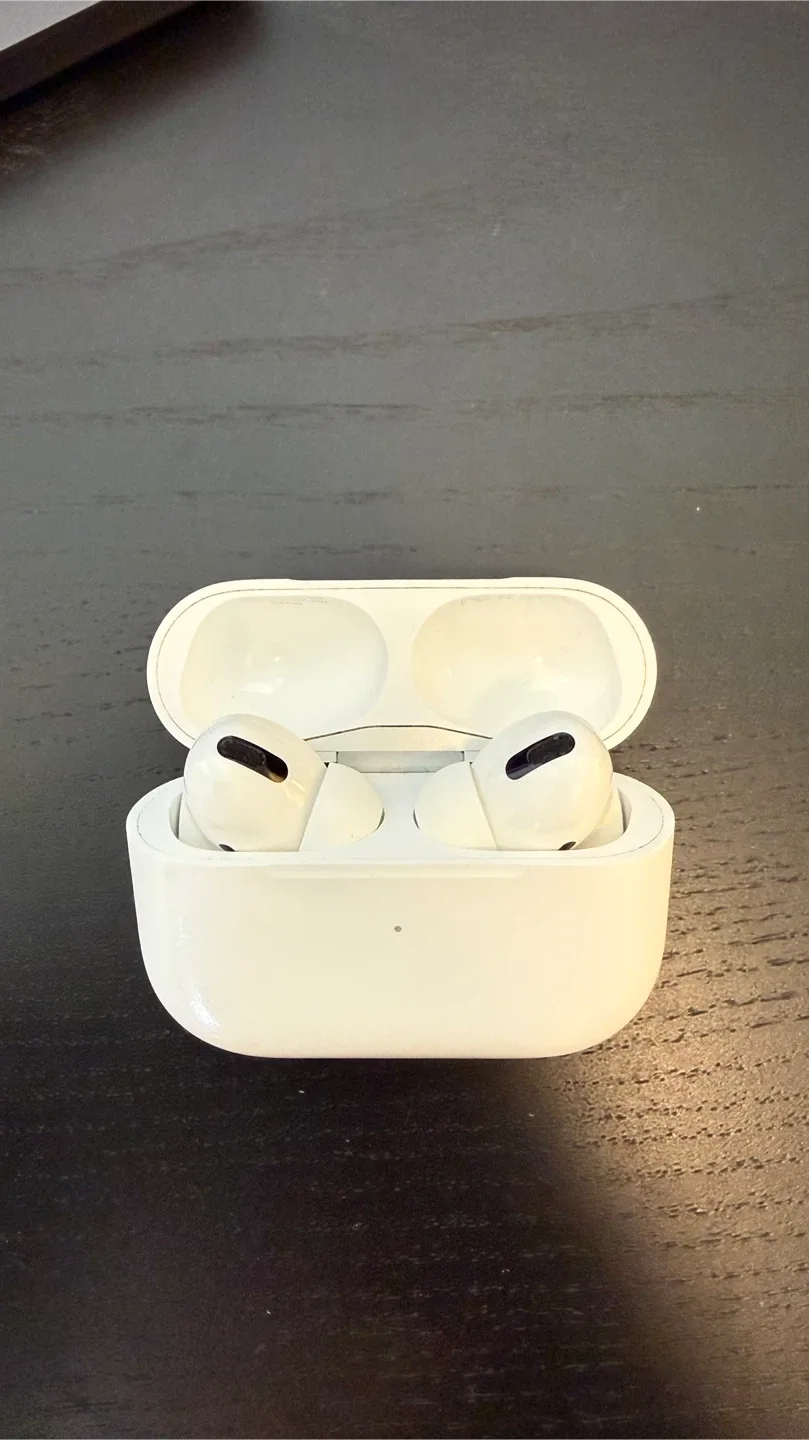 Apple AirPods Pro first Gen