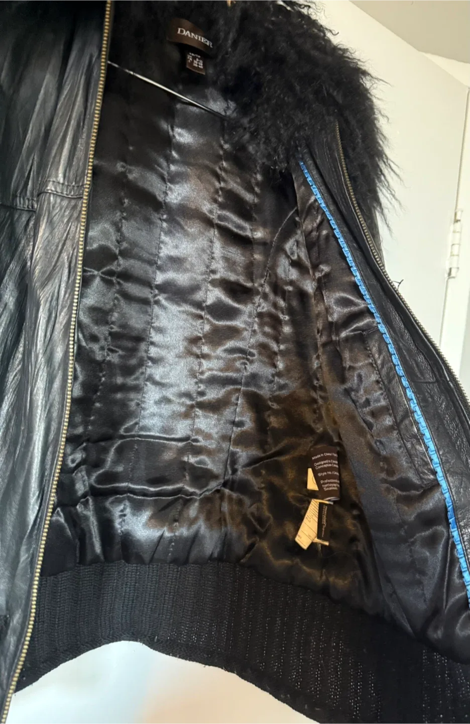 Danier Black Leather Jacket XS/TP image indicator(3)