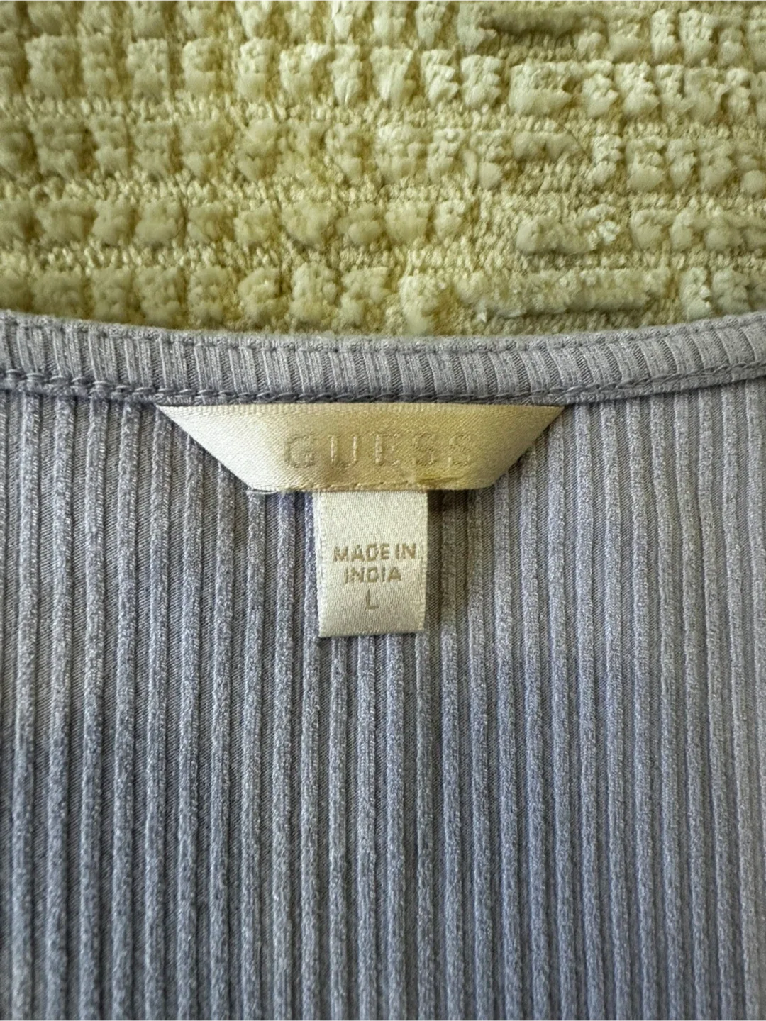 Guess Diamond Top - Size L image indicator(4)