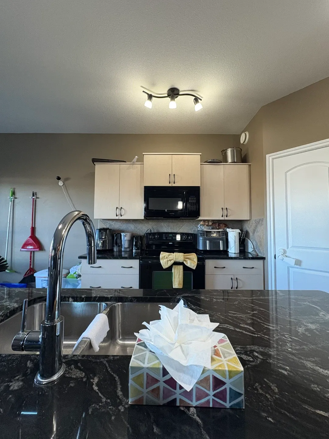 House Cleaning Services image indicator(3)