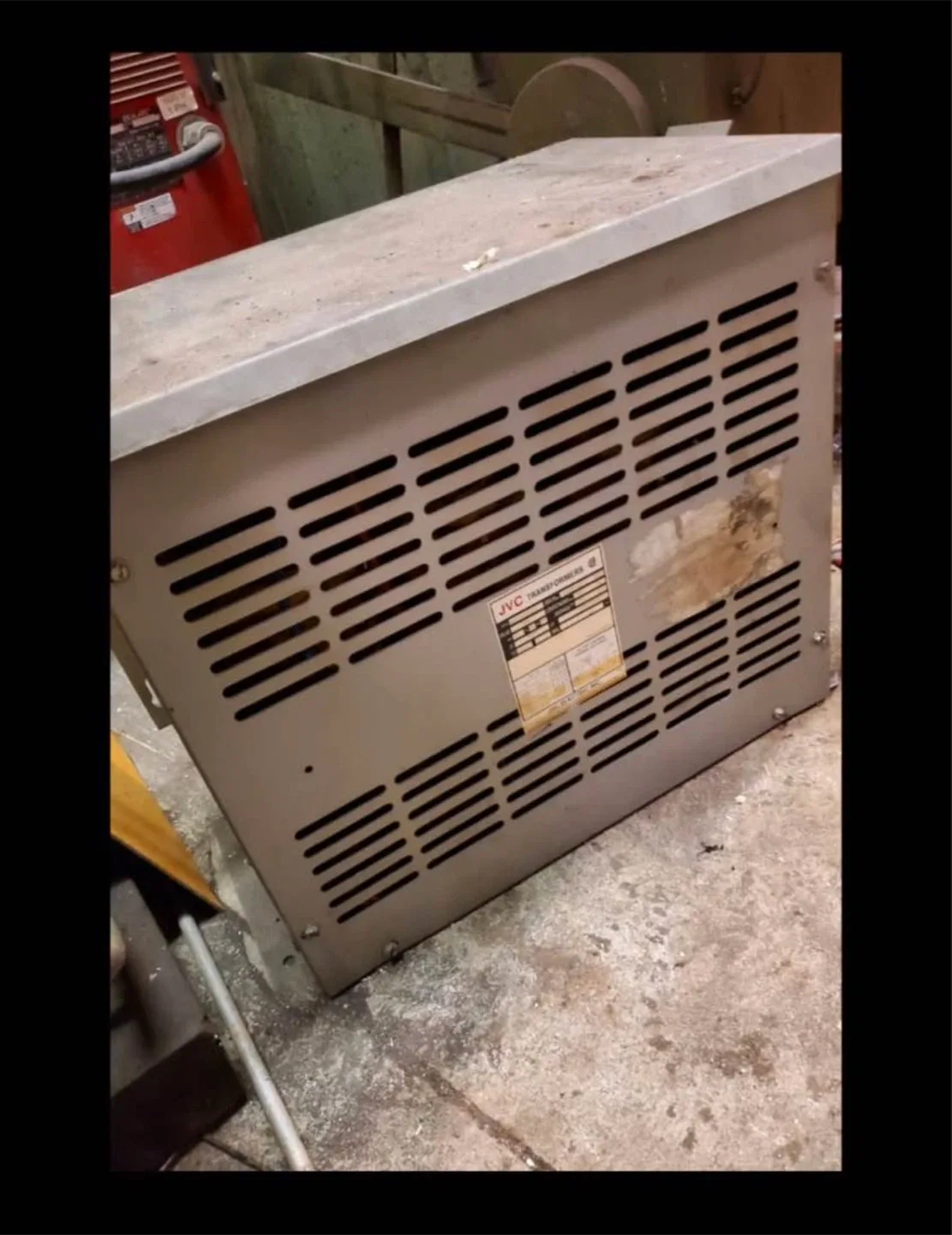 600V to 208V/120V Transformer