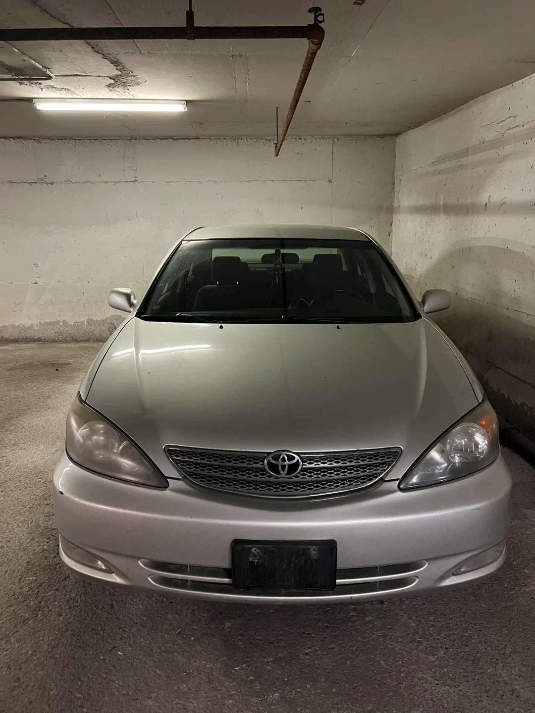 Toyota Camry SE - Silver