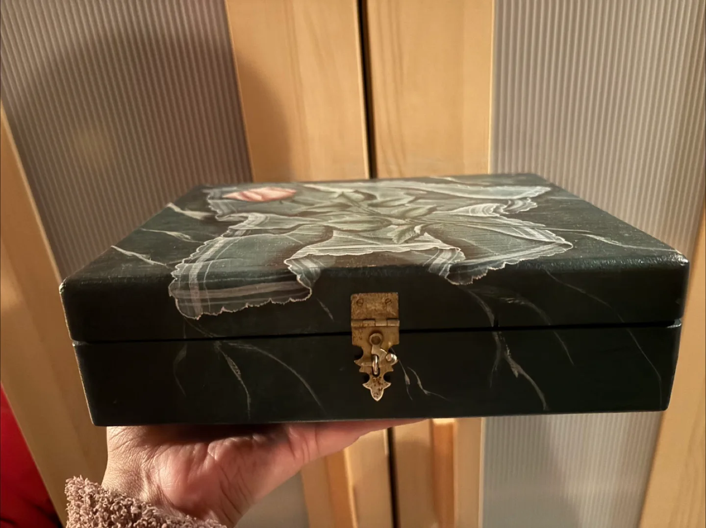 Decorative Rose Wooden Box image indicator(2)