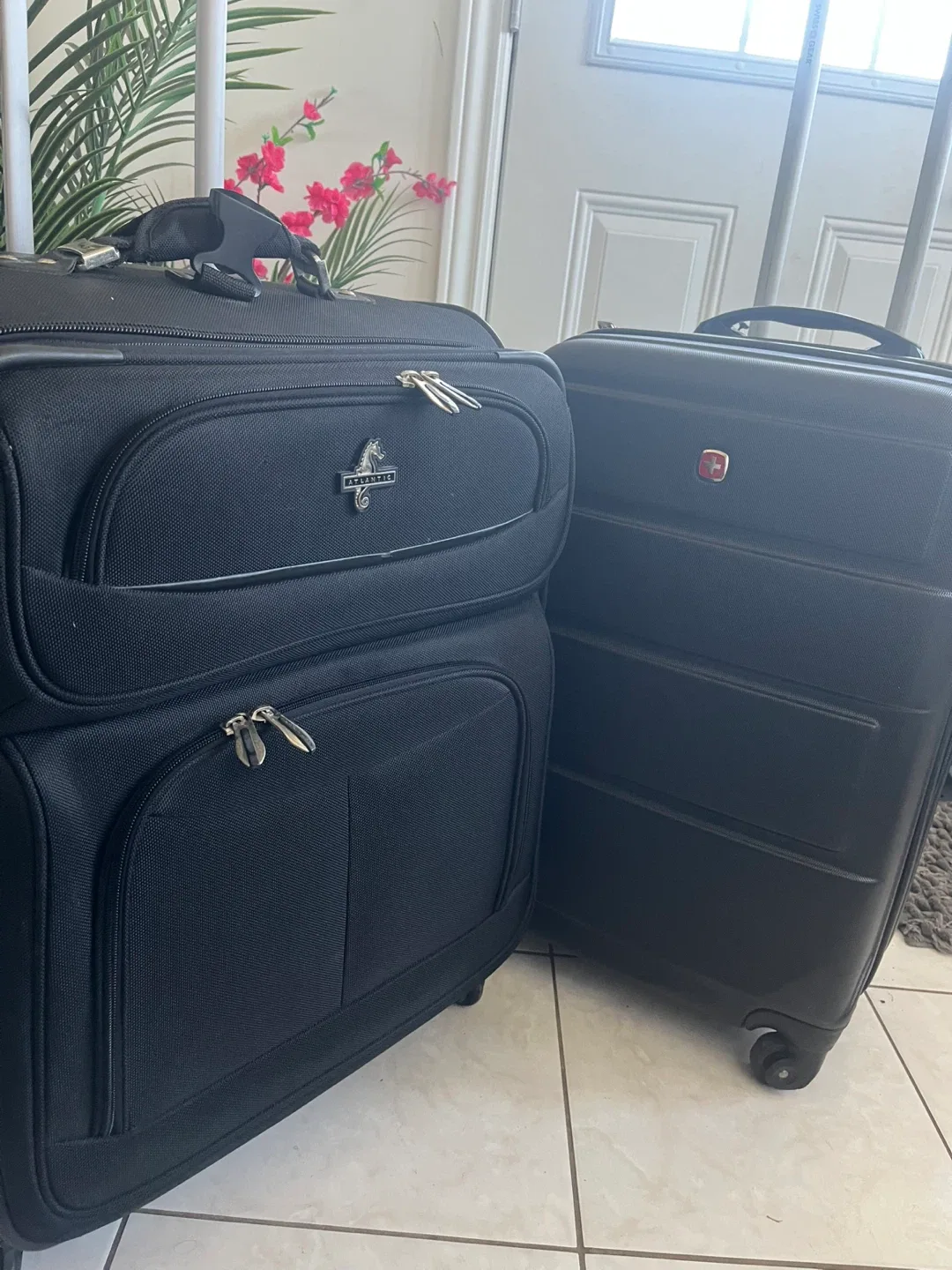 Atlantic Luggage & Swiss Gear Carry-on Suitcase