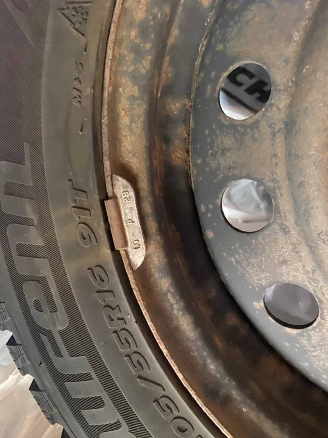 Used 205/55R16 91T Tires (4) image indicator(2)