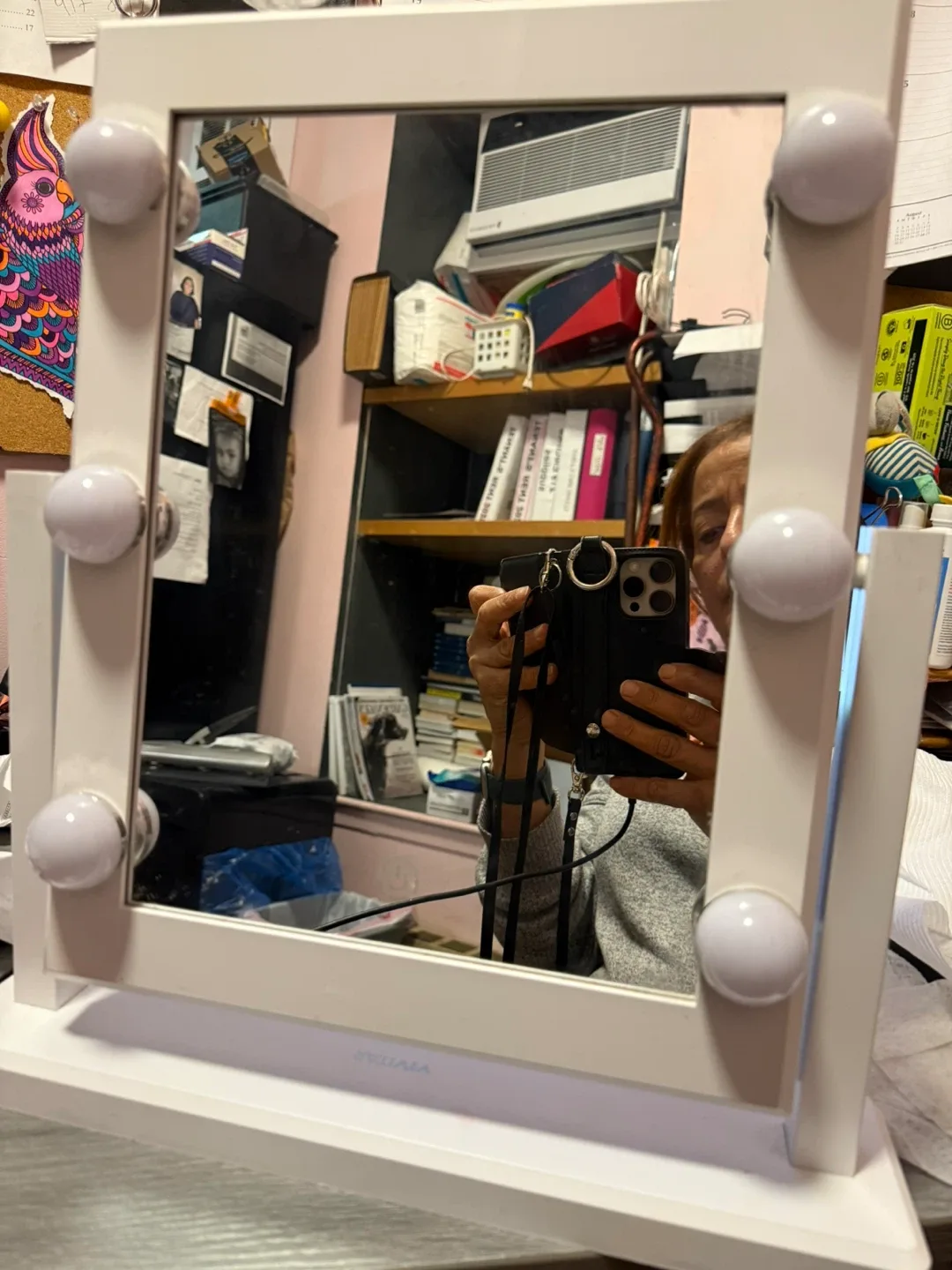 Vivitar Hollywood LED Lighted Vanity Mirror image indicator(3)