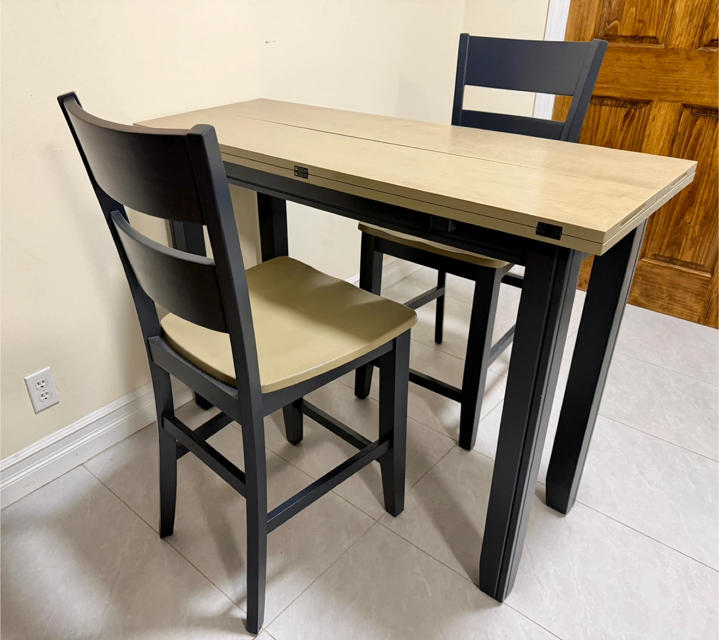 Drop Leaf Dining Table with 2 Chairs - photo 4