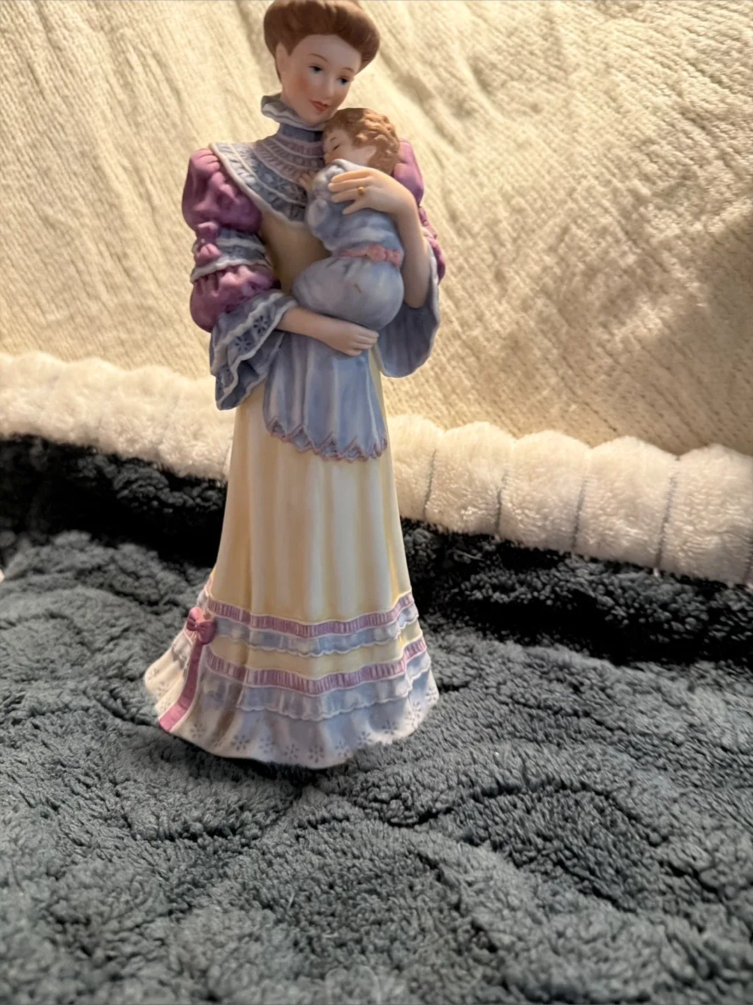 Vintage Porcelain Figurines - Elegant Ladies image indicator(7)