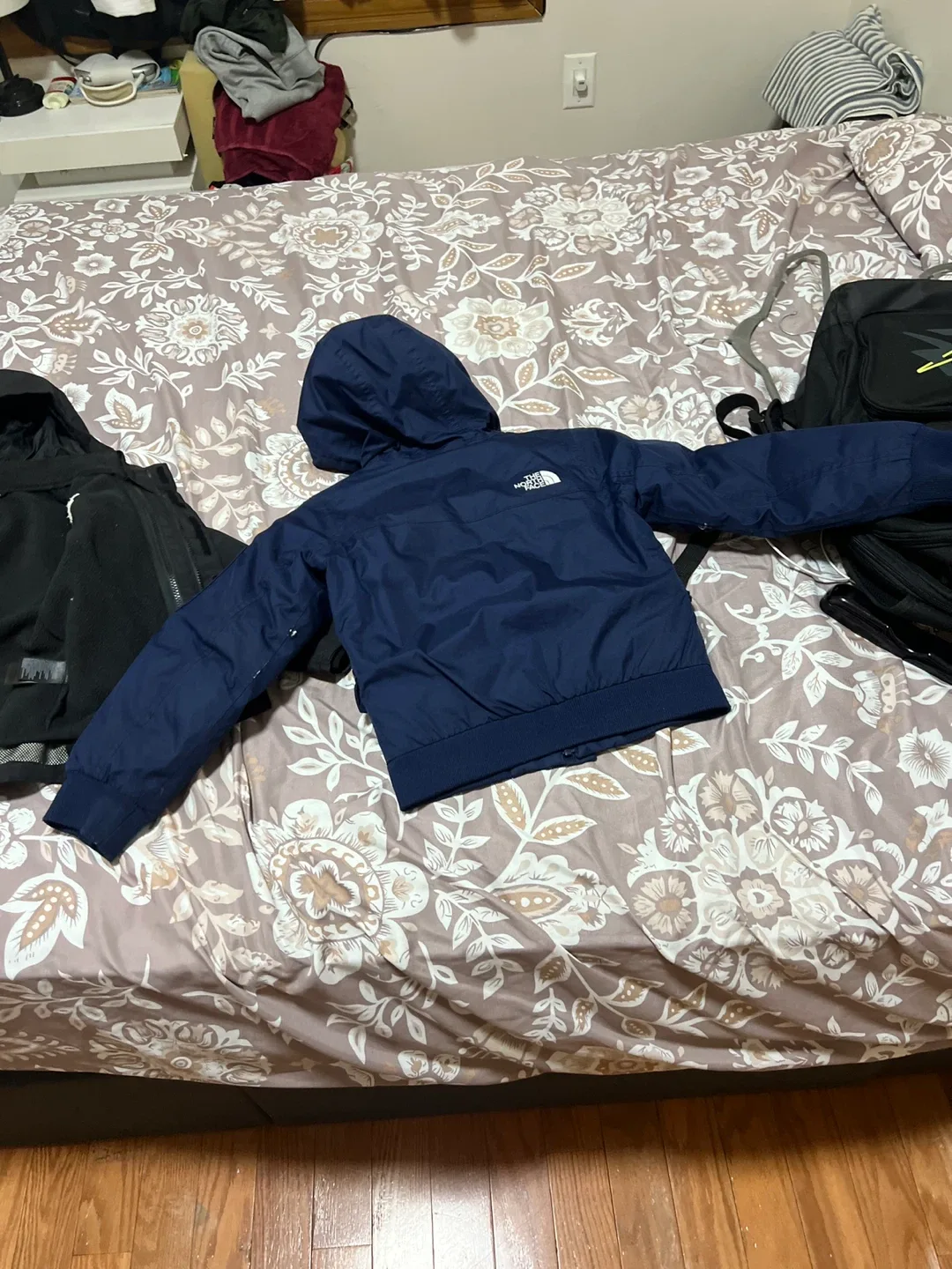 The North Face Kids' Jacket - Black image indicator(3)